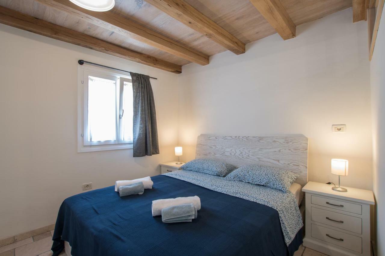 Lana House With Apartments Petrovija Екстериор снимка