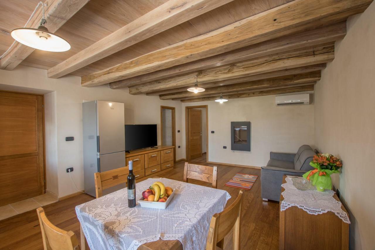 Lana House With Apartments Petrovija Екстериор снимка