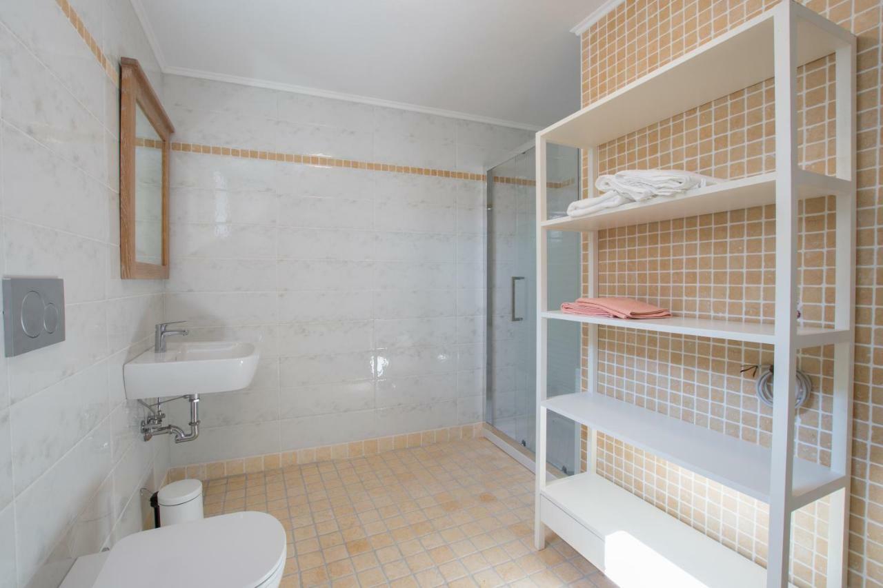 Lana House With Apartments Petrovija Екстериор снимка