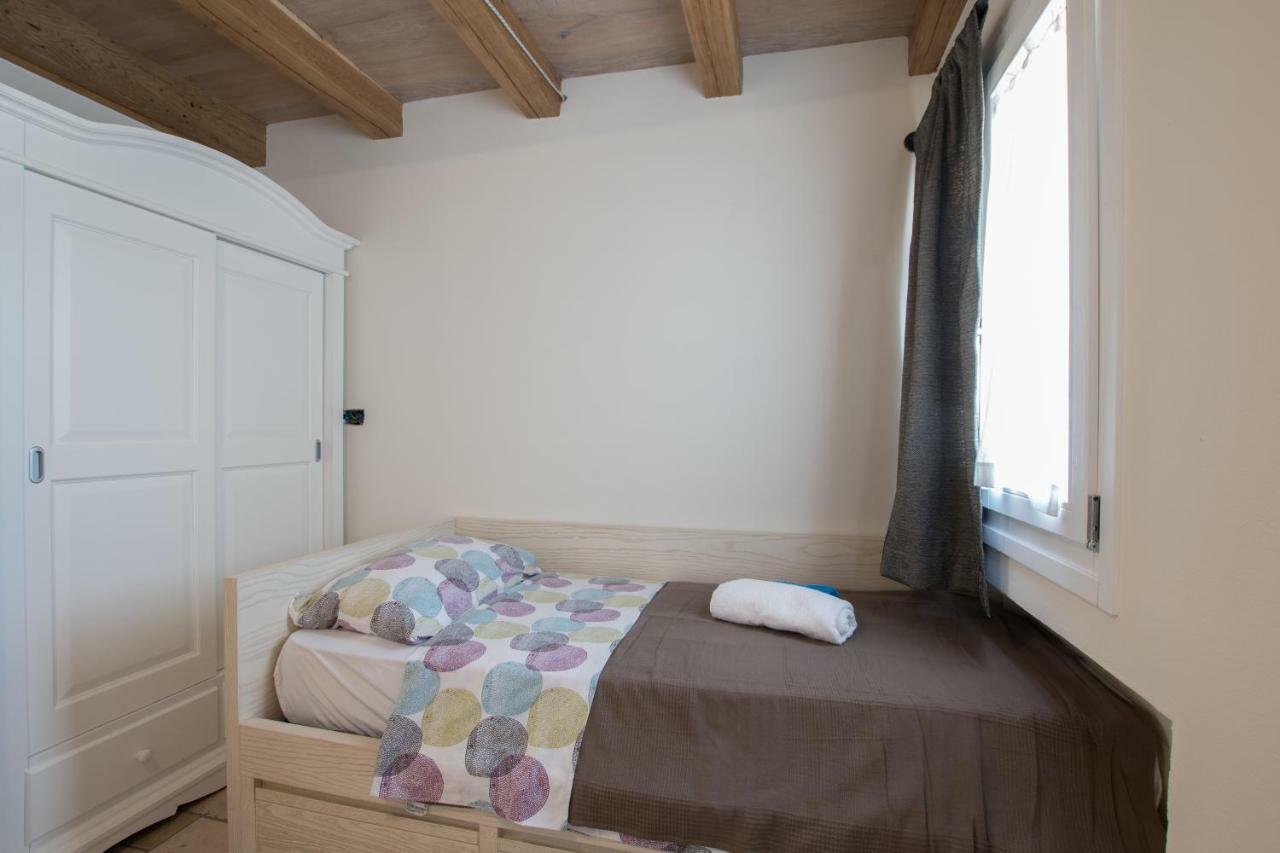 Lana House With Apartments Petrovija Екстериор снимка