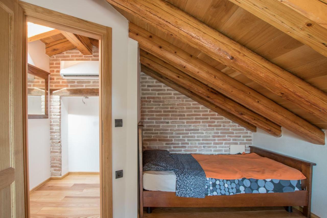 Lana House With Apartments Petrovija Екстериор снимка