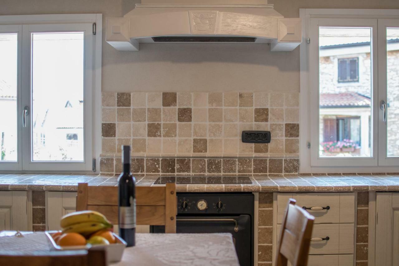 Lana House With Apartments Petrovija Екстериор снимка