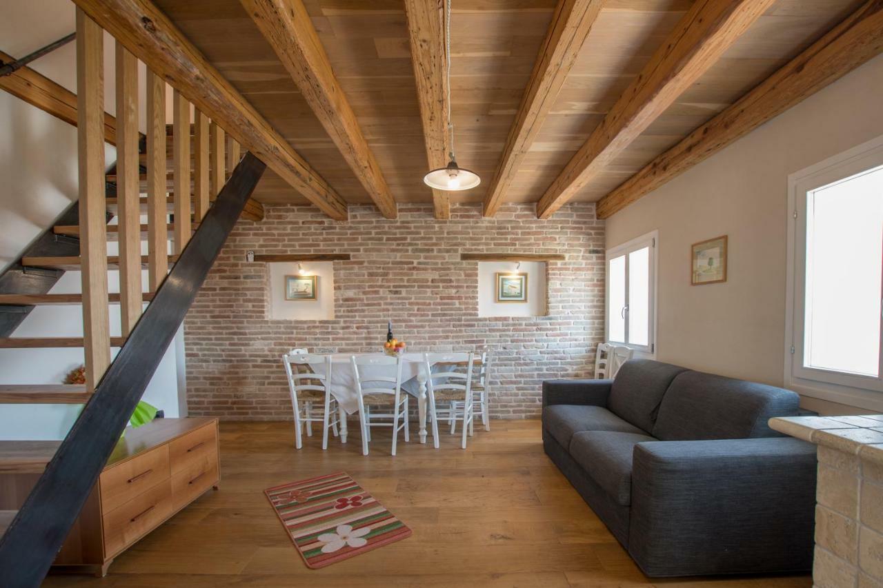 Lana House With Apartments Petrovija Екстериор снимка