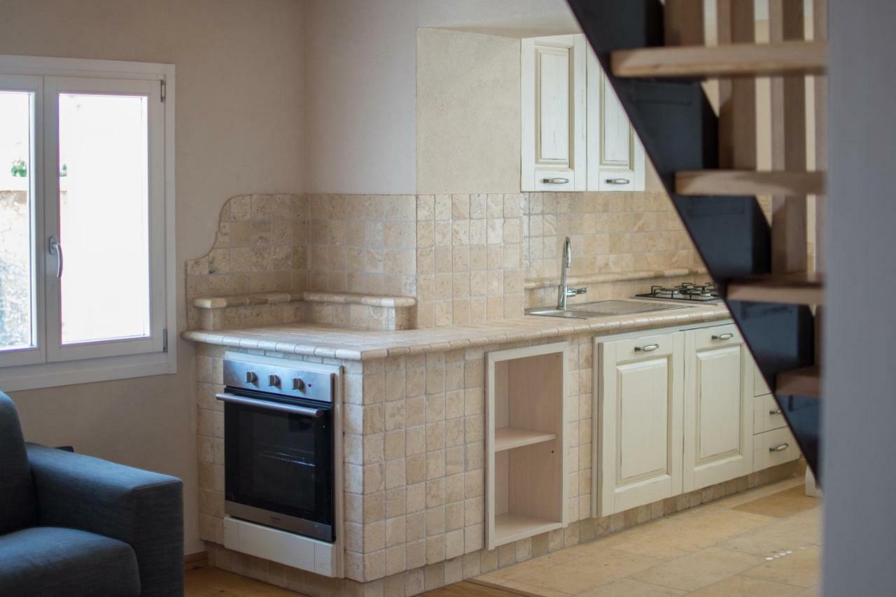 Lana House With Apartments Petrovija Екстериор снимка