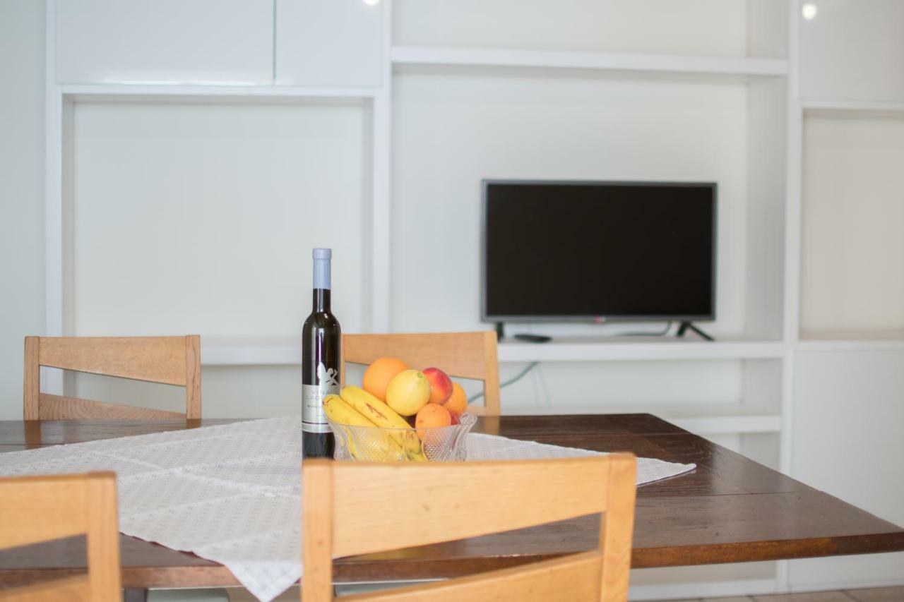 Lana House With Apartments Petrovija Екстериор снимка
