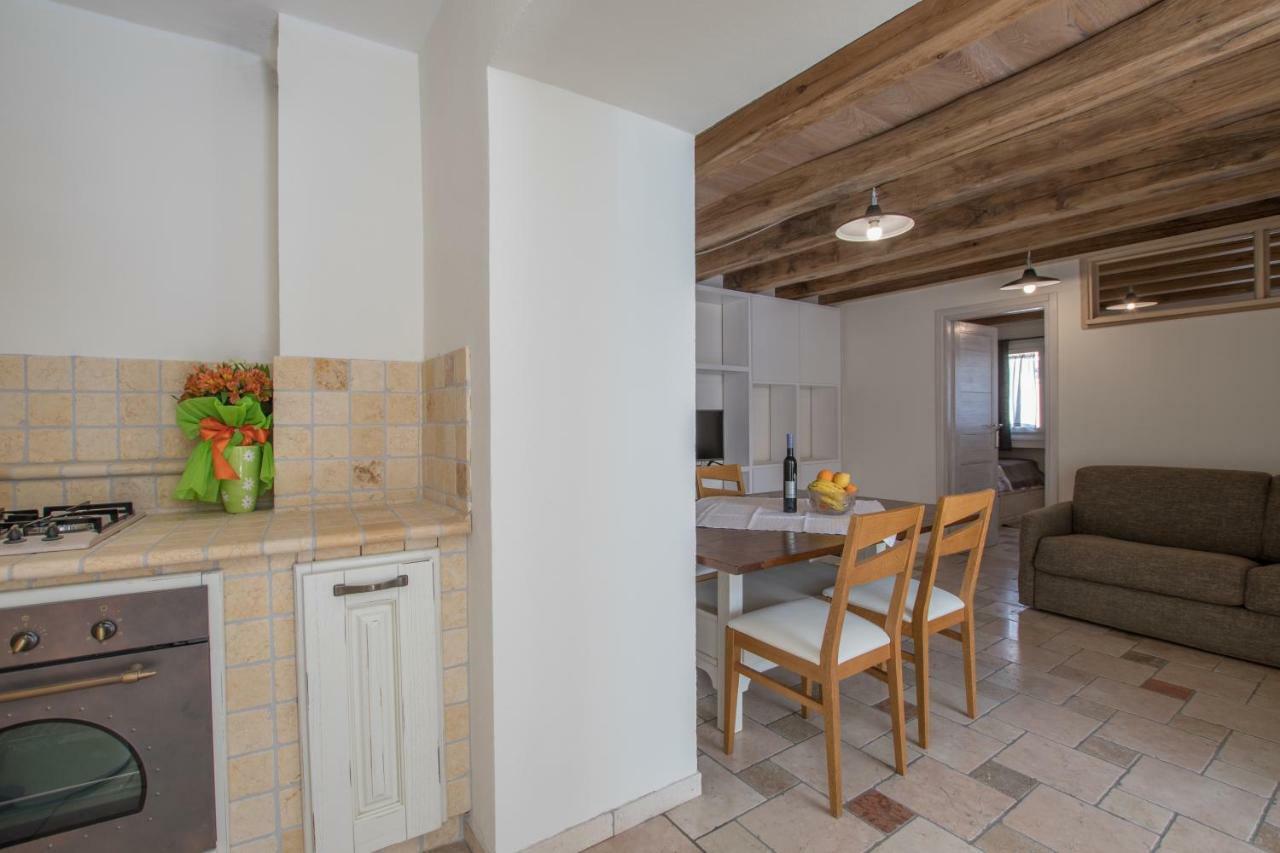 Lana House With Apartments Petrovija Екстериор снимка