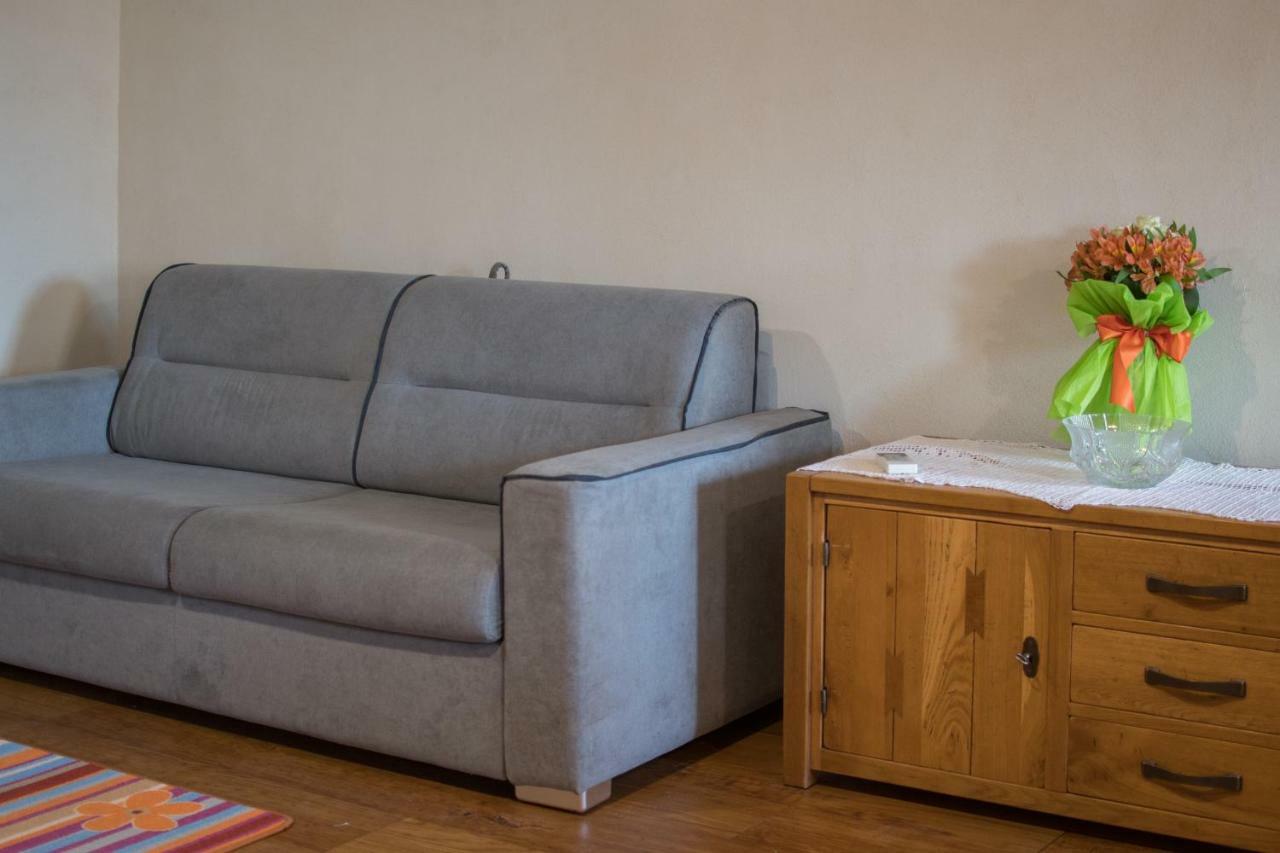 Lana House With Apartments Petrovija Екстериор снимка