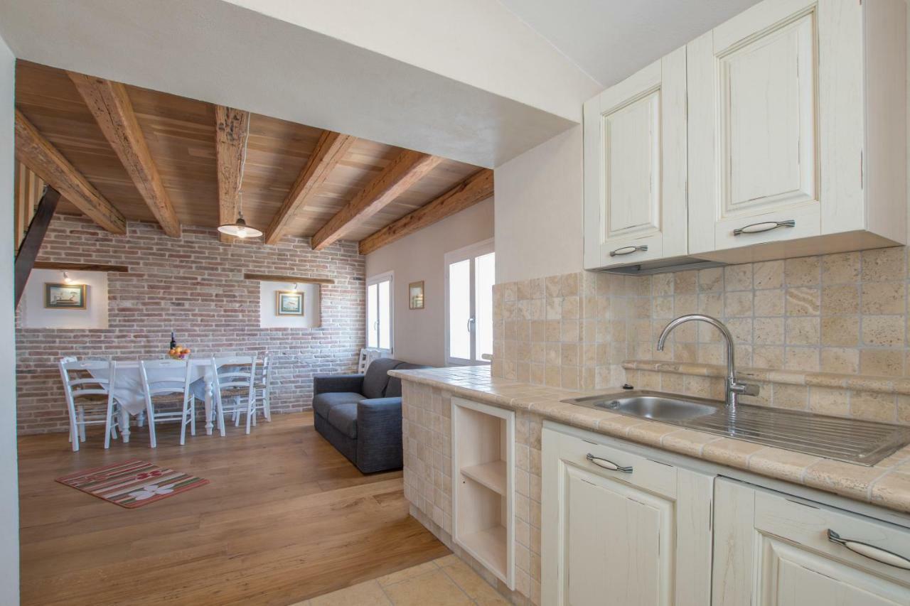 Lana House With Apartments Petrovija Екстериор снимка